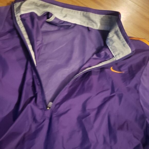 NIKE purple running jacket - medium - Picture 4 of 5